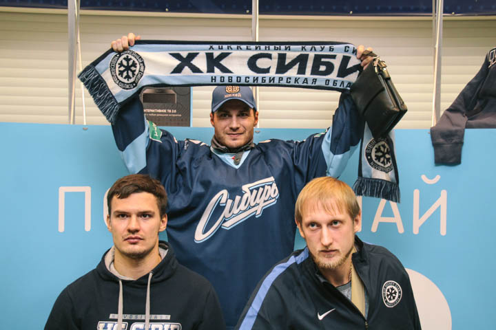 «Ростелеком» разыграл новую версию ТВ-приставки для болельщиков перед матчем «Сибири» «Ростелеком» разыграл новую версию ТВ-приставки для болельщиков перед матчем «Сибири»