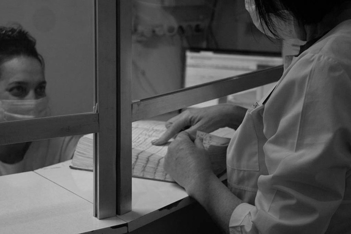 Тридцатилетняя женщина умерла от коронавируса в Новосибирске. Еще шесть жертв