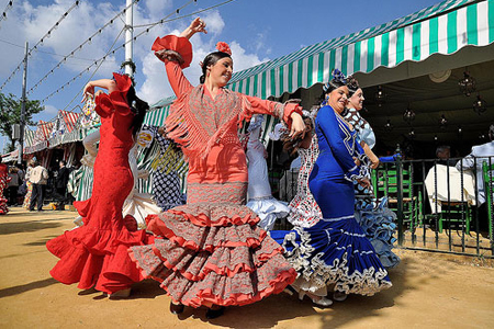 Красноярские чиновники потратили из бюджета почти 6 млн на праздники в Испании, Корее, Японии Красноярские чиновники потратили из бюджета почти 6 млн на праздники в Испании, Корее, Японии