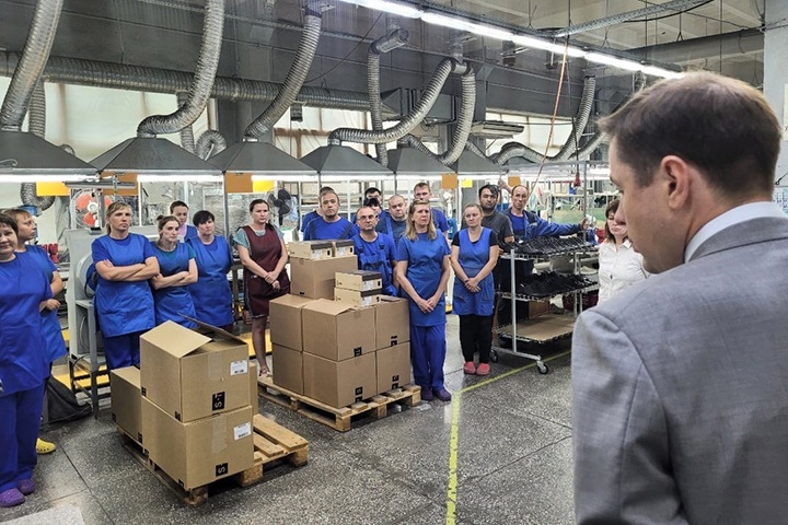 Крупнейшая обувная фабрика Бердска останавливает работу Крупнейшая обувная фабрика Бердска останавливает работу