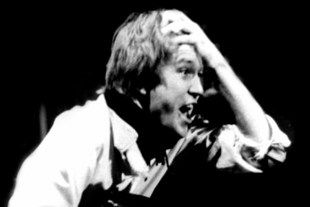 Евгений Миронов поддержал «Тангейзер» за день до суда над режиссером Евгений Миронов поддержал «Тангейзер» за день до суда над режиссером