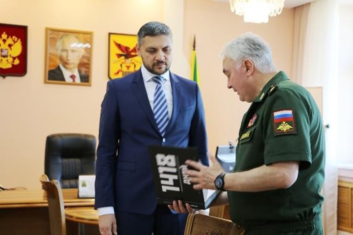 Врио забайкальского губернатора пообещал помощь китайским лесопромышленникам Врио забайкальского губернатора пообещал помощь китайским лесопромышленникам