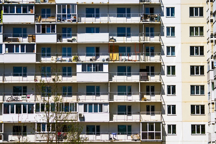 Дело чиновницы Стыниной «зависло» между прокуратурой, судом и СК. Покупатели рискуют лишиться жилья