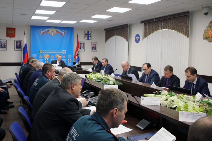 Травников рекомендовал ввести режим повышенной готовности из-за морозов Травников рекомендовал ввести режим повышенной готовности из-за морозов