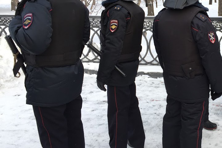 Новосибирского полицейского обвинили в изнасиловании несовершеннолетней падчерицы Новосибирского полицейского обвинили в изнасиловании несовершеннолетней падчерицы