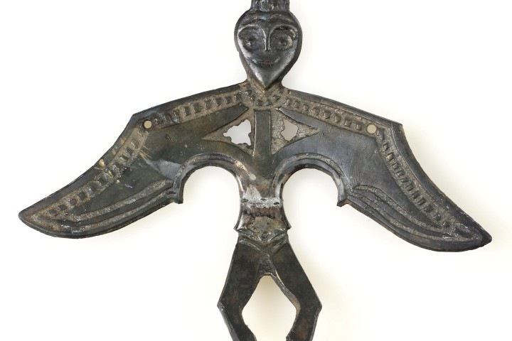 Культовых сибирских птице-людей и зверей из бронзы покажут в Новосибирске