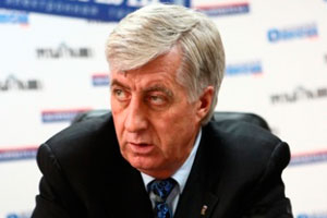 Шрейдер признался жителям Омска, что решил стать депутатом Госдумы, устав от «информационной войны» с Полежаевым