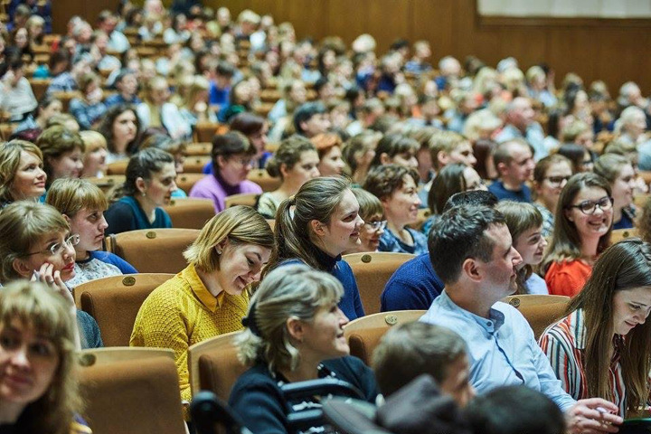 Среди новосибирцев стало больше отличников Тотального диктанта Среди новосибирцев стало больше отличников Тотального диктанта