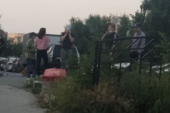 Неизвестные напали на поклонников аниме в Новосибирске. Это третий подобный случай преследования за месяц Неизвестные напали на поклонников аниме в Новосибирске. Это третий подобный случай преследования за месяц