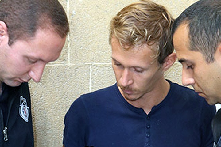 Дело алтайского следователя-насильника приостановили