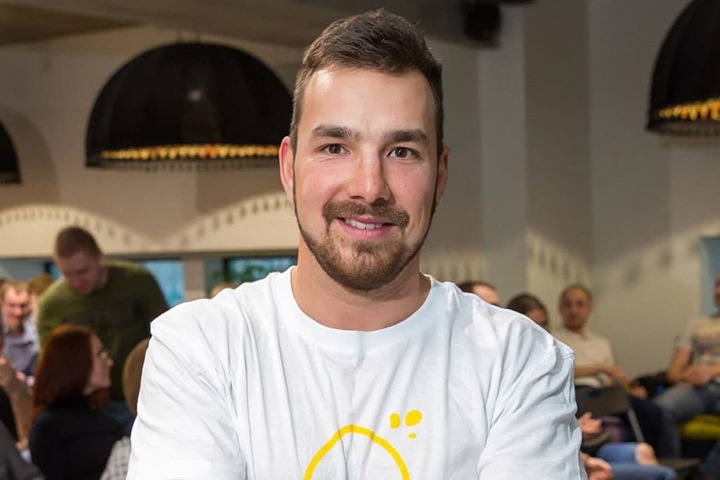 «Обычное бытовое убийство расследуется больше года»: новосибирскому блогеру продлили арест по делу о смерти знакомого