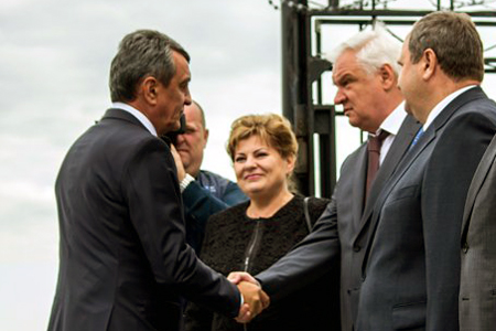 Вадим Гончаров покинул пост заместителя сибирского полпреда Вадим Гончаров покинул пост заместителя сибирского полпреда