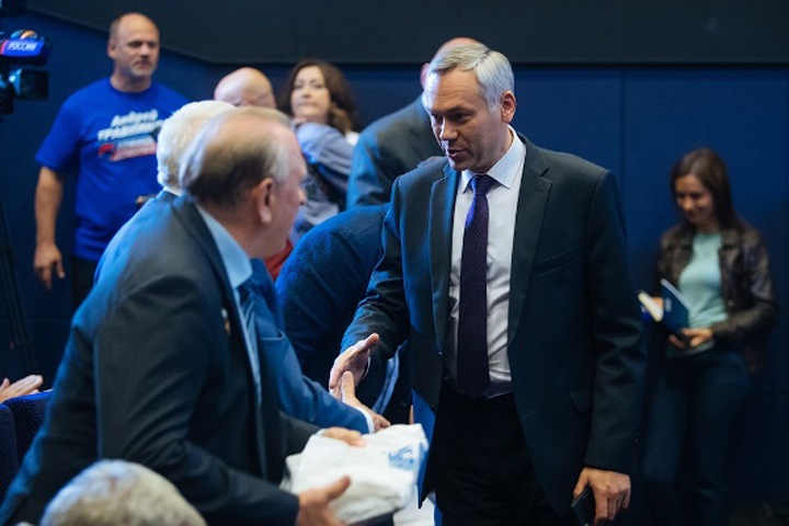 Новосибирский губернатор захотел «перестроить» реготделение «ЕР» Новосибирский губернатор захотел «перестроить» реготделение «ЕР»