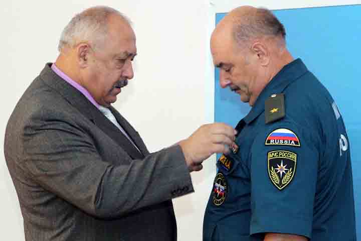 Требовавший от подчиненных откаты экс-глава МЧС Хакасии амнистирован