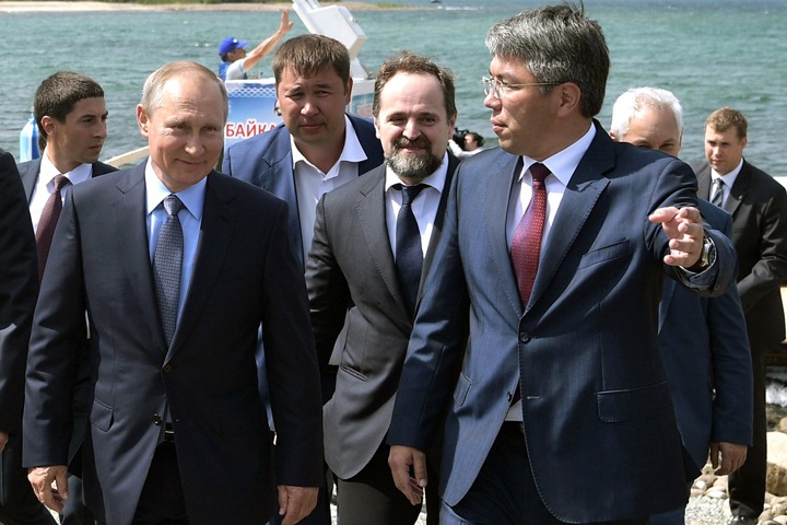 Сибирские губернаторы ввели нерабочие дни без «сохранения зарплат»