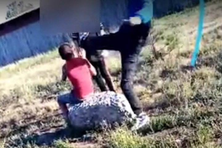 «Я тебя посажу»: как у жительницы Камня-на-Оби забрали приемных детей и обвинили в истязаниях «Я тебя посажу»: как у жительницы Камня-на-Оби забрали приемных детей и обвинили в истязаниях