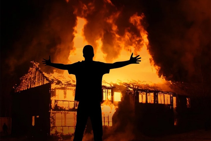 Житель Алтайского края сжег собственную мать заживо Житель Алтайского края сжег собственную мать заживо