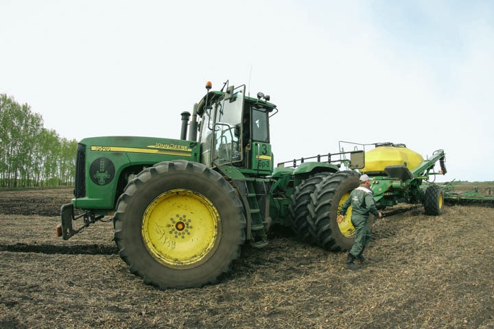 Новосибирский парламент потребовал от правительства РФ отменить пошлины на зерно из-за кризиса на рынке