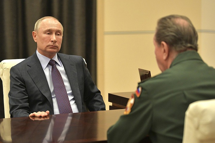 Путин возложил ответственность за решения по коронавирусу на правительство и губернаторов