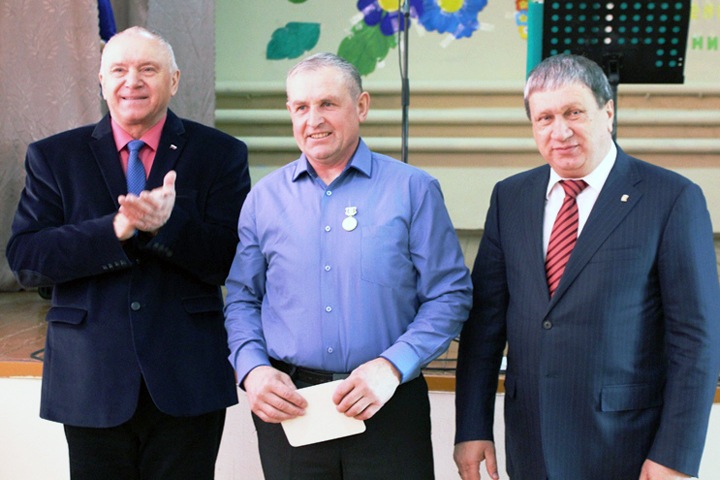 Сына экс-министра и судимого за халатность единоросса переназначили главами новосибирских районов Сына экс-министра и судимого за халатность единоросса переназначили главами новосибирских районов