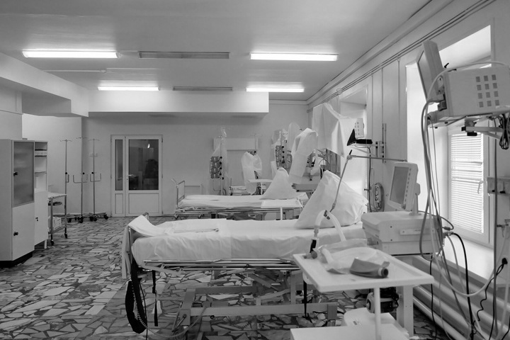 Восемь новосибирцев скончались от коронавируса за сутки