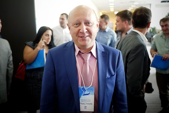 Новосибирское правительство проталкивает в Общественную палату РФ своего кандидата