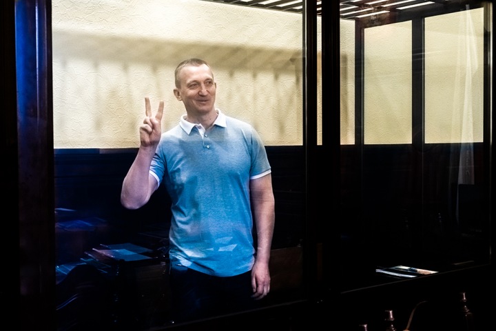 Дело замов Тулеева: сенатор Синицын рассказал о пользе «паяльника» и благодарности подсудимому