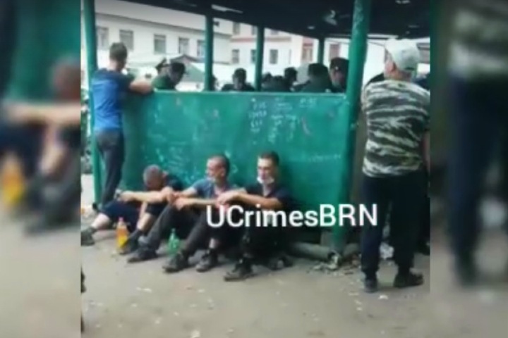 Очевидцы показали условия на сборном пункте призывников во время пандемии на Алтае