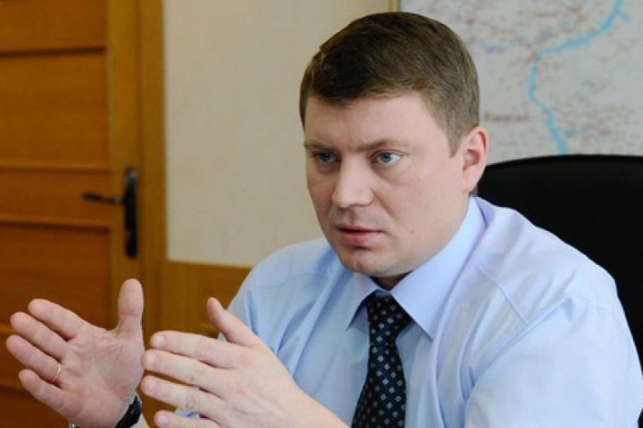 Мэр Красноярска прокатился на новой газонокосилке