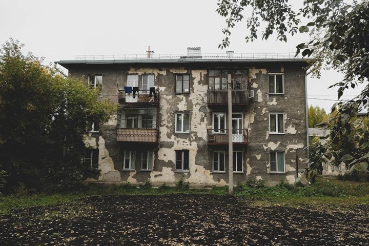 Новосибирские депутаты потребовали немного снизить тарифы на капремонт после роста почти на 25%