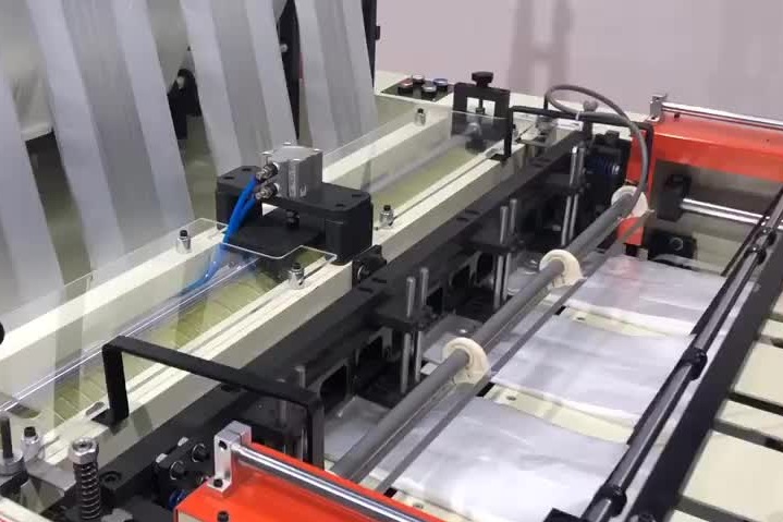 Пакетоделательная машинка