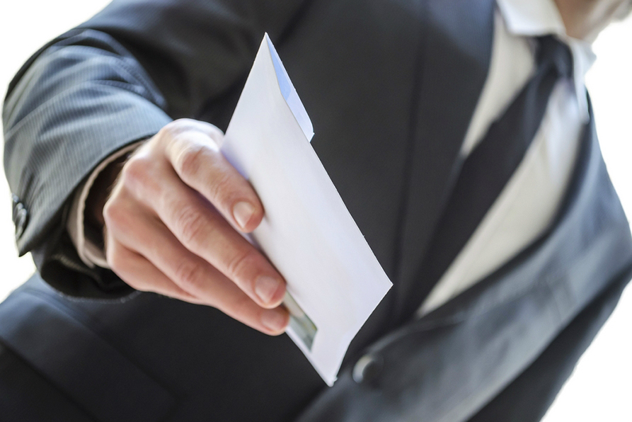 Алтайский суд запретил сайт с советами по «одариванию чиновников» Алтайский суд запретил сайт с советами по «одариванию чиновников»