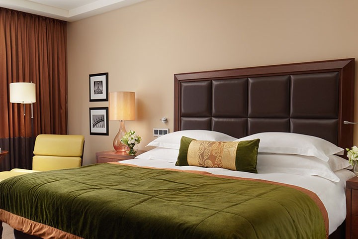 Красноярские власти потратили 2 млн на поездку в Санкт-Петербург