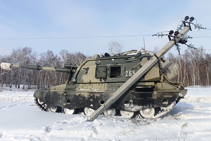 Самоходная гаубица сбила опору ЛЭП в Кузбассе Самоходная гаубица сбила опору ЛЭП в Кузбассе