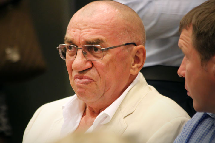 Депутаты запретили новосибирцам петь и свистеть в домах