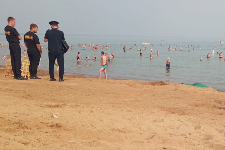 «Отдыхающим не мешал»: туристы обнаружили тело на пляже алтайского курорта «Отдыхающим не мешал»: туристы обнаружили тело на пляже алтайского курорта