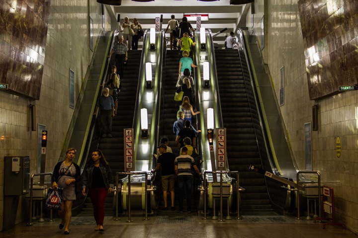 Остановлено движение в новосибирском метро