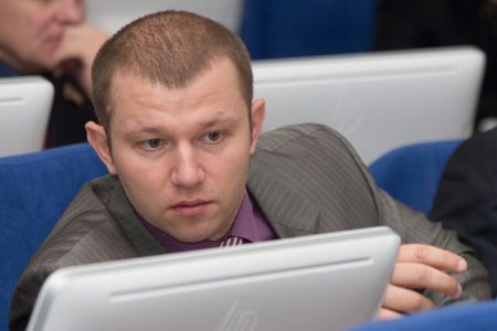 Назаров отдал омский минстрой молодому коммунисту 