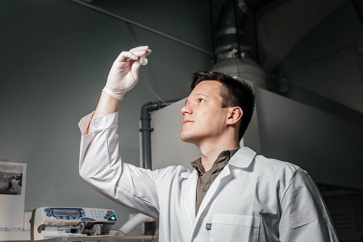 Томские ученые совместно с зарубежными коллегами разработали материал для быстрого заживления тканей