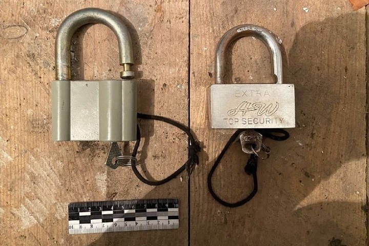 Житель Горного Алтая похитил бывшего тестя и посадил на цепь из-за оскорблений