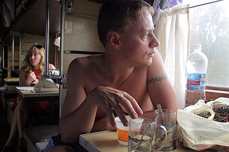 Süddeutsche Zeitung узнала Россию в вагоне третьего класса Транссиба Süddeutsche Zeitung узнала Россию в вагоне третьего класса Транссиба