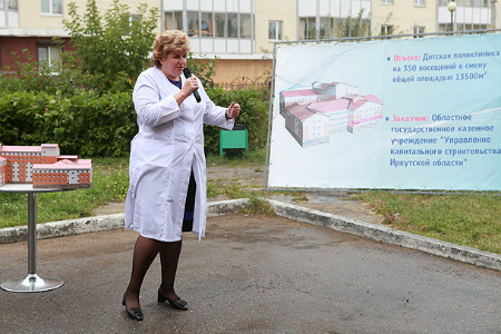 Мать обвиняемой в гибели двух человек отказалась сдавать мандат иркутского депутата Мать обвиняемой в гибели двух человек отказалась сдавать мандат иркутского депутата