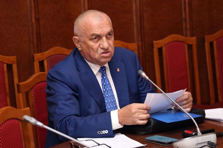 Новосибирский депутат перевел 400 тыс. больницам на покупку средств защиты