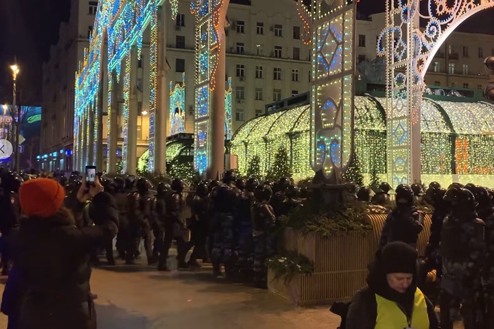 Омоновцы набросились на красноярского депутата в Москве: «Все, что мы можем — победить страх»