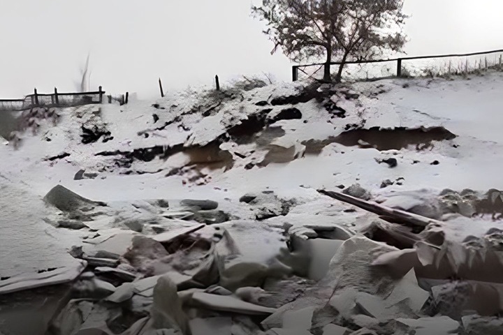 800 кв. метров битых унитазов и гипсокартона: берег Енисея решили укрепить мусором 800 кв. метров битых унитазов и гипсокартона: берег Енисея решили укрепить мусором