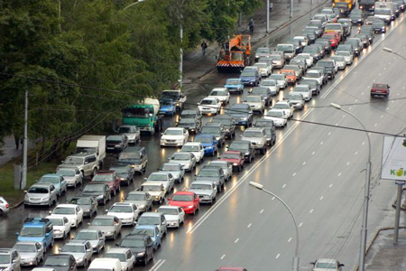 Городецкий объяснил езду в пробках с машиной сопровождения Городецкий объяснил езду в пробках с машиной сопровождения