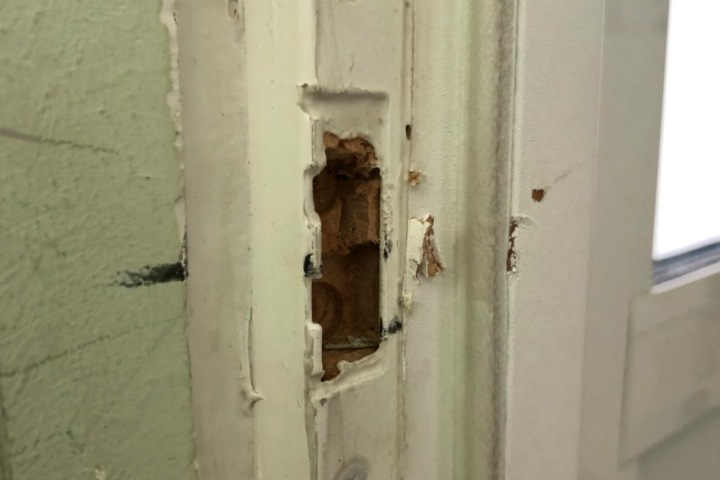 Неизвестные взломали офис новосибирских общественников Неизвестные взломали офис новосибирских общественников