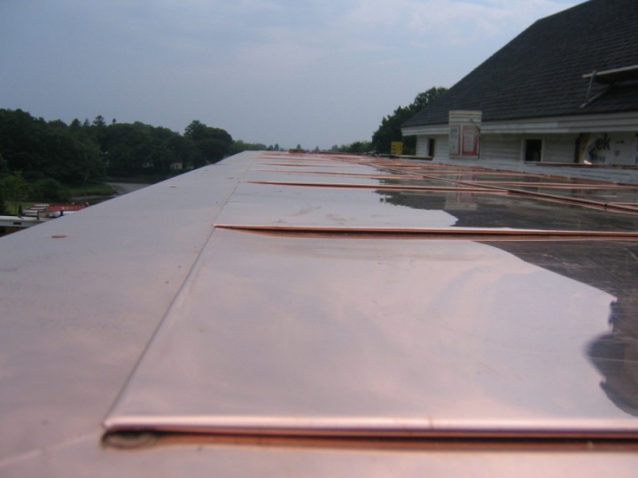 Медная фальцевая кровля: преимущества и особенности монтажа Медная фальцевая кровля: преимущества и особенности монтажа