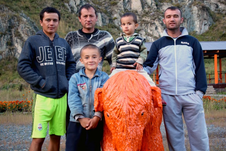 «Среднеазиатский хутор на Алтае»: фильм о переселенцах, строящих Сибирь