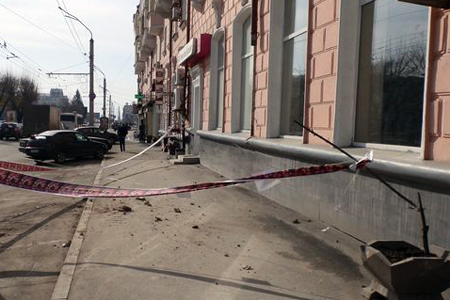 Председатель ТСЖ в Барнауле предстанет перед судом за падение кирпичей на голову девушки